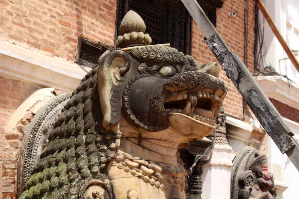 Translation Lion Statues Bhaktapur Durbar Square Taken Nepal August 2018 — Stock Photo, Image