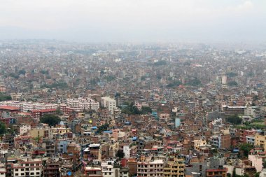 Kathmandu şehir, tepedeki Swayambhunath Stupa dan görüldüğü gibi. Nepal'de, Ağustos 2018 alınan.