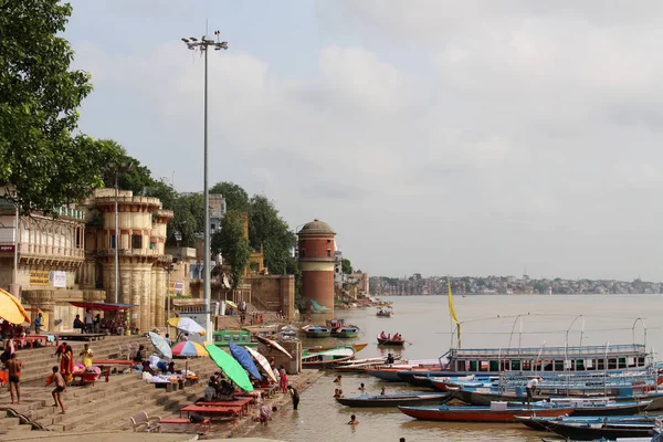 Traducción Paisaje Los Ghats Varanasi Por Ganges Tomado India Agosto —  Fotos de Stock