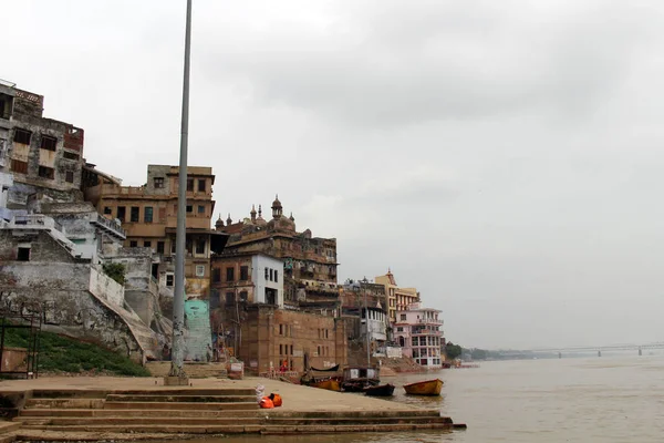 Traducción Paisaje Los Ghats Varanasi Por Ganges Tomado India Agosto —  Fotos de Stock