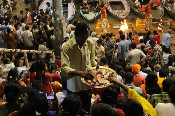 Подношение Время Знаменитого Пожара Ритуал Процессия Варанаси Сделано Индии Август — стоковое фото