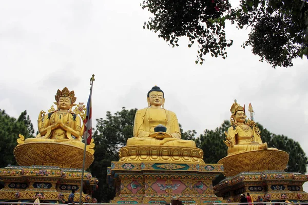 Las Estatuas Doradas Buda Estupa Parque Amideva Las Estribaciones Swayambhunath — Foto de Stock