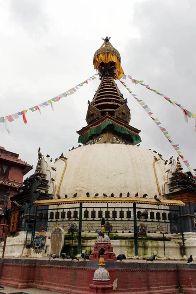 Uma Estupa Tranquila Seus Olhos Meio Mercado Local Kathmandu Tomado — Fotografia de Stock