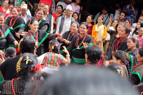 Nepalski Mieszkańców Festiwalach Tanecznych Wokół Placu Durbar Bhaktapur Podjęte Nepalu — Zdjęcie stockowe