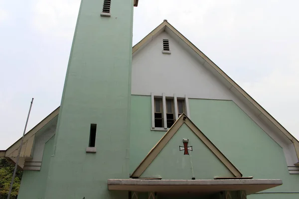 Arquitectura Iglesia Católica Santa Cruz Salib Suci Incluyendo Torre Tomado — Foto de Stock