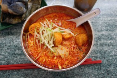 Diversed Güneydoğu Asya gıda (Vietnam, Kamboçya, Lao, Malezya). Bir sure thing: baharat ve otlar!