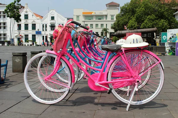 Красочные Велосипеды Kota Tua Старый Город Главной Туристической Достопримечательностью Городе — стоковое фото