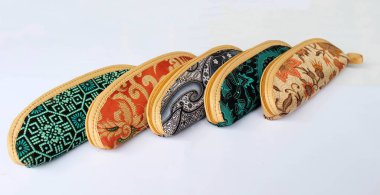 Cava bez kalem durumda batik aradı. Egzotik.