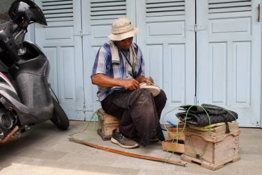 Ayakkabı (sole ve welt) tazminat sokak sanatçı