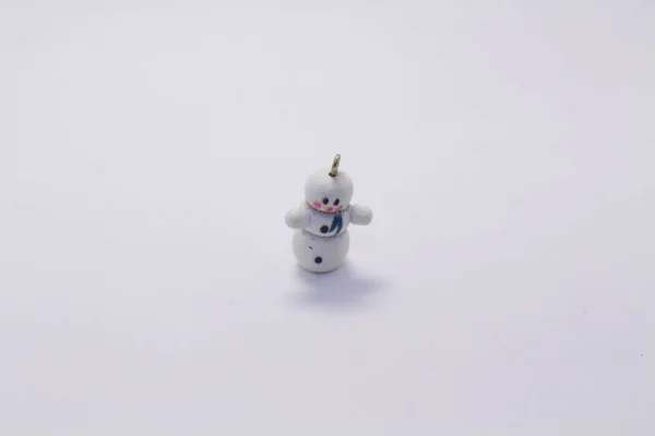 La muñeca muñeco de nieve de Navidad en miniatura como decoración — Foto de Stock