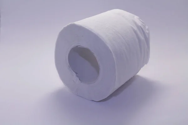 Bir rulo tuvalet kağıdı veya doku (İngiliz) — Stok fotoğraf