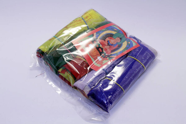 Перевод: Цветные Тибетский Непал буддизм молитвенные флаги
.