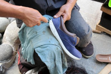 Elle ayakkabı onarımı, sole ve welt sabitleme ve stit