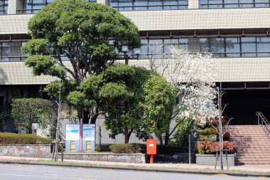 Sessiz gündüz sırasında Beppu Belediye Binası