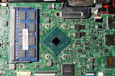 Laptop anakart ve bileşenleri closeup manzaraya.