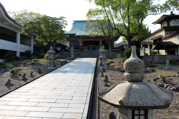 Um templo budista japonês (provavelmente abandonado) chamado Reisenji — Fotografia de Stock