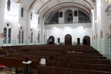 Japonya 'daki Beppu Katolik Kilisesi' nin içi. Haziran 2019 'da çekildi..