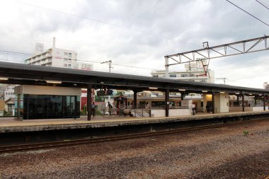 Beppu tren istasyonu, Japonya 'nın onsen veya hotspring başkenti. Haziran 2019 'da çekildi..
