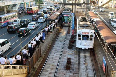 Japonya, Nagasaki 'deki tramvay şebekesi. Ağustos 2019 'da çekildi..