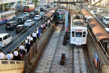 Japonya, Nagasaki 'deki tramvay şebekesi. Ağustos 2019 'da çekildi..