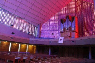 Kagoshima, Japonya 'daki Saint Francis Xavier Katedrali' nin içinde. Ağustos 2019 'da çekildi..