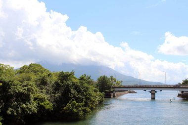 Kagoshima 'lı Sakurajima Köprüsü. Ağustos 2019 'da çekildi..