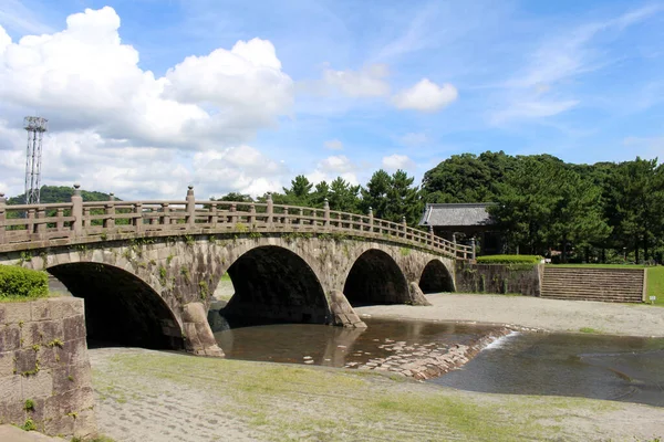 Antike Brücke Ishibashi Memorial Park Kagoshima Aufnahme August 2019 lizenzfreie Stockbilder