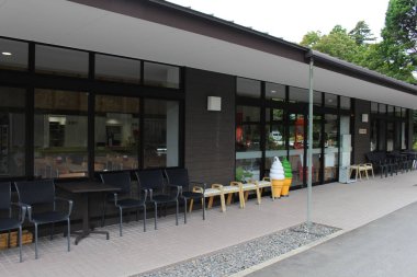 Kagoshima 'daki Kirishima Jingu Tapınağı' nın girişinden alışveriş. Ağustos 2019 'da çekildi..