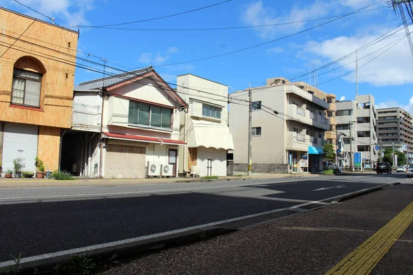 宮崎市内の通り沿いにある昔ながらの閉店店 2019年8月撮影 — ストック写真