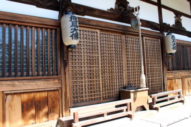 Asuka 'daki Asukadera Tapınağı' nın ana sunağı. Eylül 2019 'da çekildi..