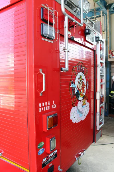 那拉州佐井市消防车上消防员的吉祥物2010年9月拍摄 — 图库照片