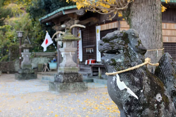 Posąg Lwa Wokół Kompleksu Świątyni Yasaka Jinja Beppu Zrobione Grudniu — Zdjęcie stockowe