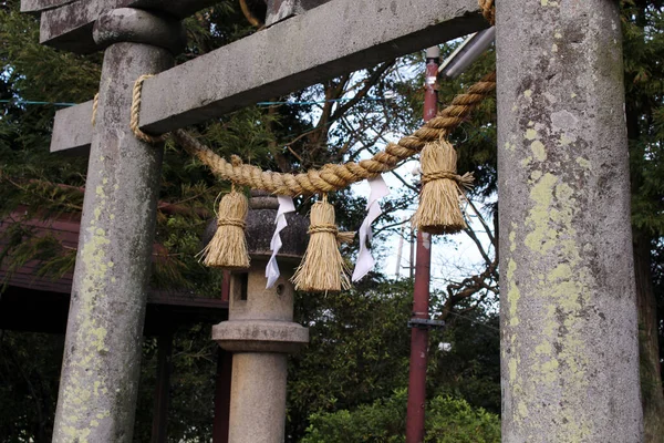 Πύλη Torii Και Σχοινί Shimenawa Του Honoohonome Jinja Shrine Beppu — Φωτογραφία Αρχείου