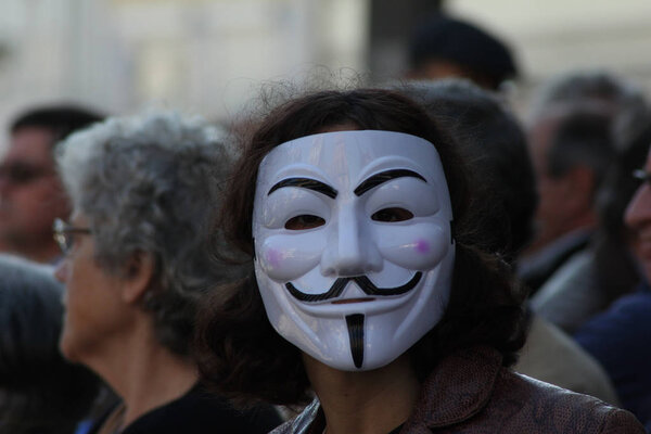 Протестующие против мер жесткой экономии в Португалии 26 октября 2013 года
