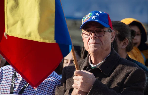 Nicolas Maduro karşı ve Juan Guaido lehine lılar Portekiz protesto 