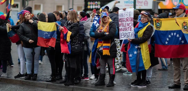 Venezuelaiak Portugáliában Tiltakozni Ellene Nicolas Maduro Juan Guaido Javára — Stock Fotó