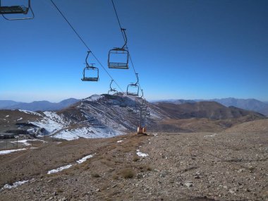 Tochal üzerinde telesiyej, İran'ın en popüler kayak merkezi