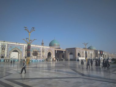 İran'ın Meşhed kentinde ki İmam Rıza türbesi, On iki Şii'nin sekizinci İmamı İmam Rıza'nın türbesini içeren bir külliyedir.. 