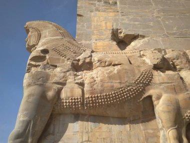 Persepolis (Eski Farsça: Prsa) Achaemenid İmparatorluğu'nun törensel başkenti (M.Ö. 550330). İran'ın Fars eyaletinde şiraz şehrinin 60 km kuzeydoğusunda yer alır..