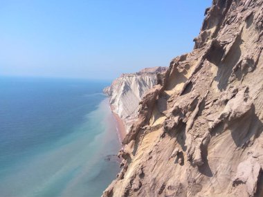 Hürmüz adası plajları ve Hürmüz boğazı manzarası