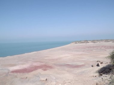 Hürmüz adası plajları ve Hürmüz boğazı manzarası