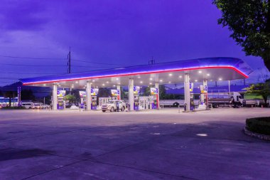 Phuket, Tayland - 2 Mayıs 2018: zaman nigh ealy petrol otoritesi Tayland (BK), benzin istasyonunda