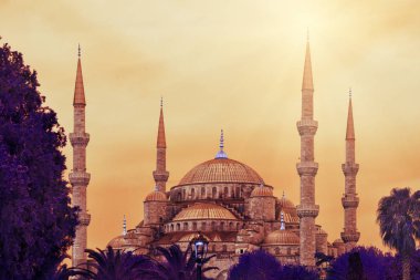 Sultan Ahmed Camii veya Sultanahmet Camii