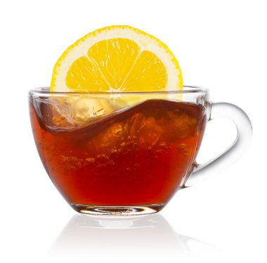 Şeffaf fincan çay limon sıçrama