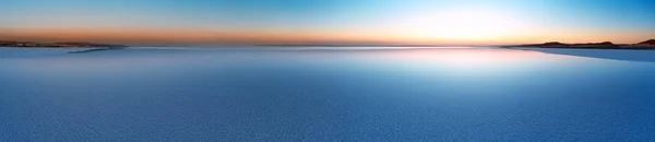 Panorama solného jezera Tuz při západu slunce — Stock fotografie