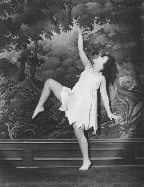 裸足のダンサー 古い昔ながら — ストック写真
