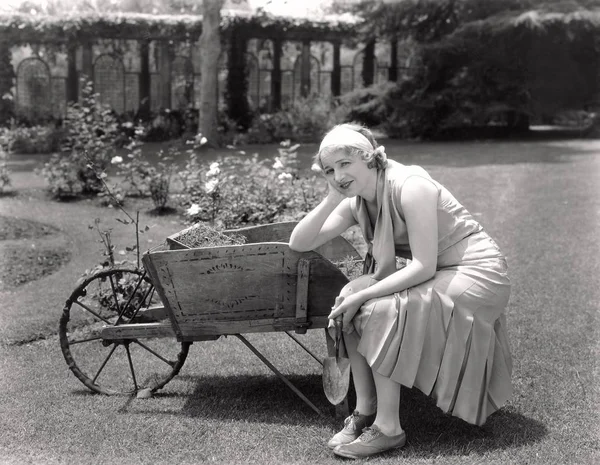 Gardener Takes Rest Old Fashion — Stock Photo, Image