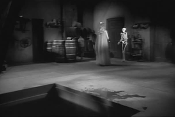 Skeleton Walking Woman Cellar 1950S — Stock Video