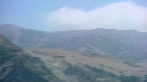 Vista Aérea Las Montañas Isla Santa Catalina 1970 — Vídeo de stock