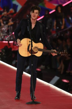 Shawn Mendes 2018 Victoria's Secret Fashion Show - Runway, Pier 94, New York, Ny 8 Kasım 2018 için podyumda. Fotoğraf: Jason Mendez / Everett Koleksiyonu
